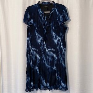DKNY navy blue and white dress
